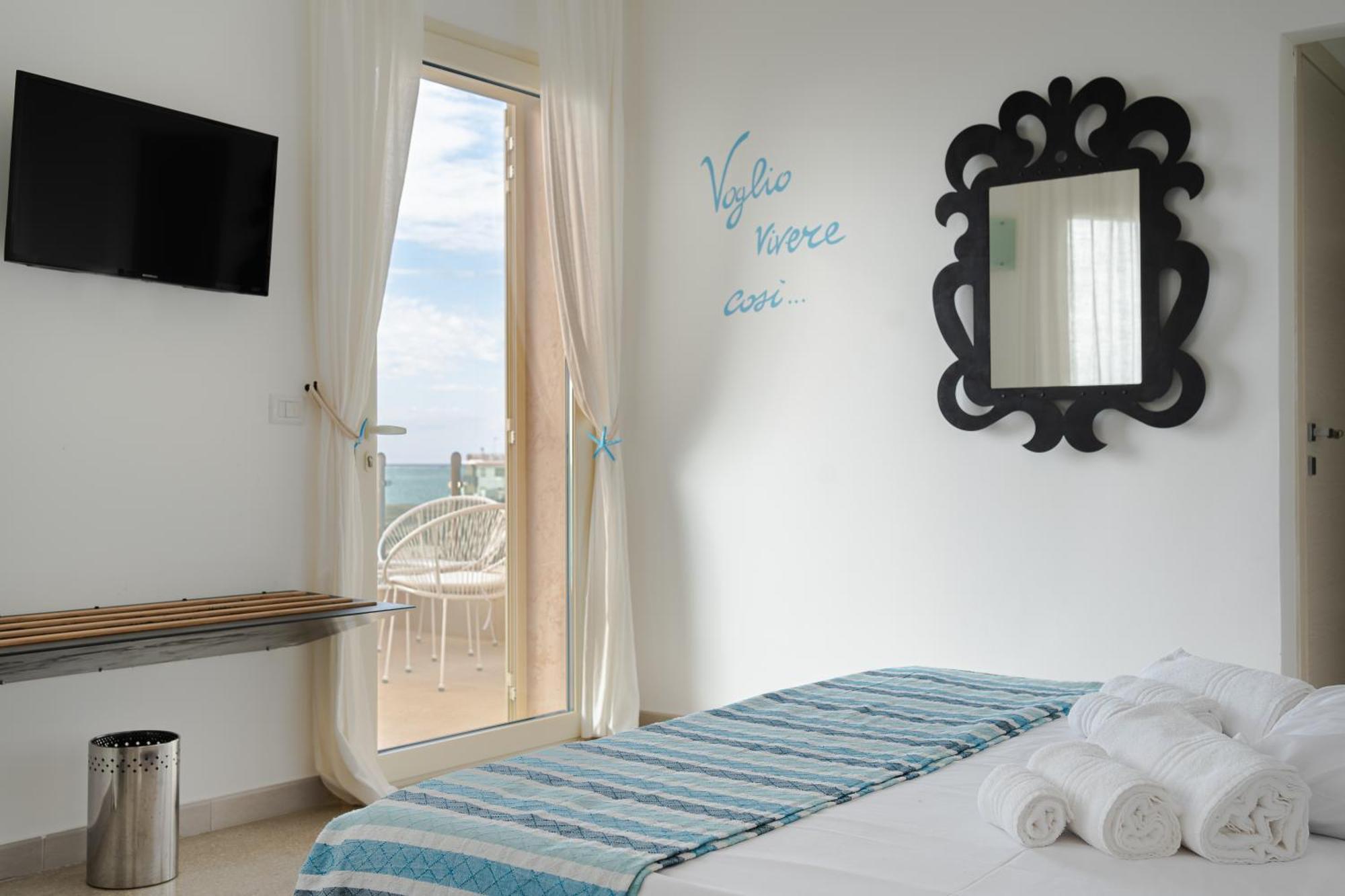 Preferisco B&B E Trattoria Sul Mare Torre Suda Luaran gambar