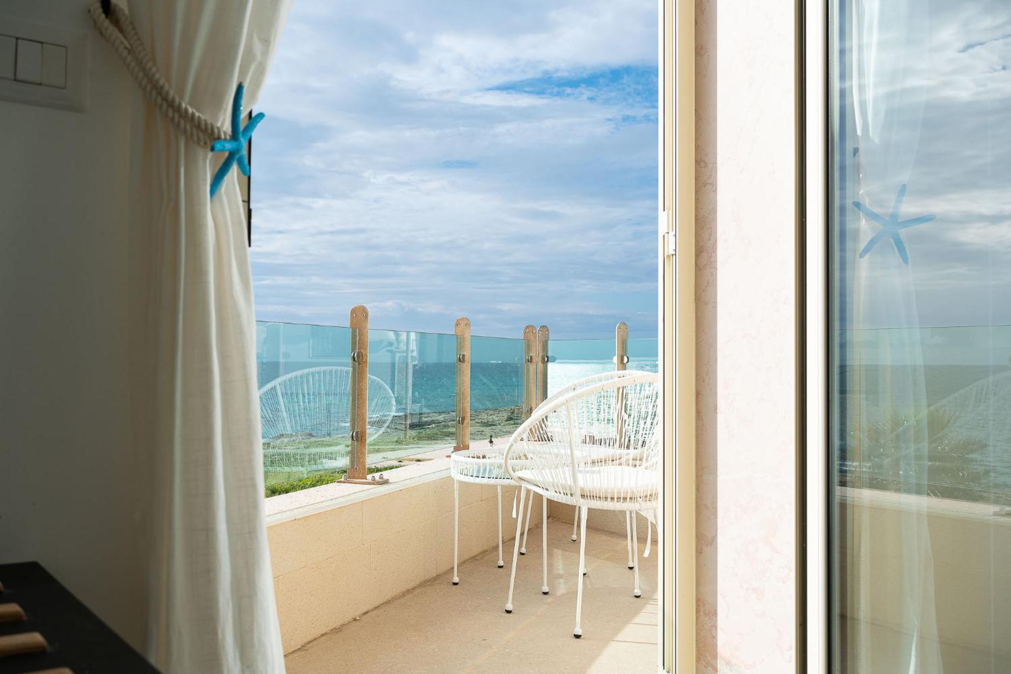 Preferisco B&B E Trattoria Sul Mare Torre Suda Luaran gambar